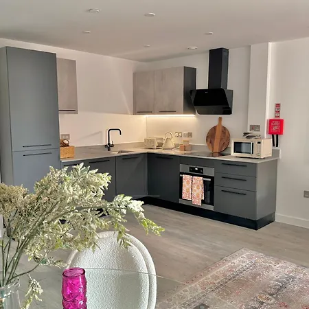 Apartamento 44 Citygate Sleeps 4 *