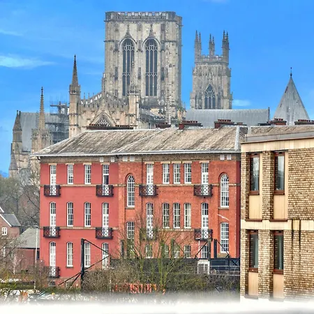 44 Citygate Sleeps 4 *