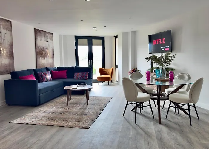 44 Citygate Sleeps 4 דירה