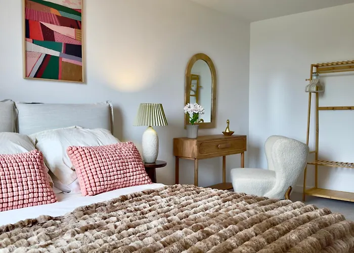 44 Citygate Sleeps 4 דירה *